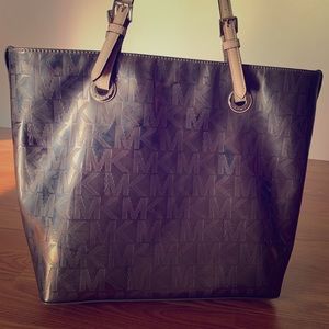 Michael Kors Mirror Jet Set Metallic Tote
